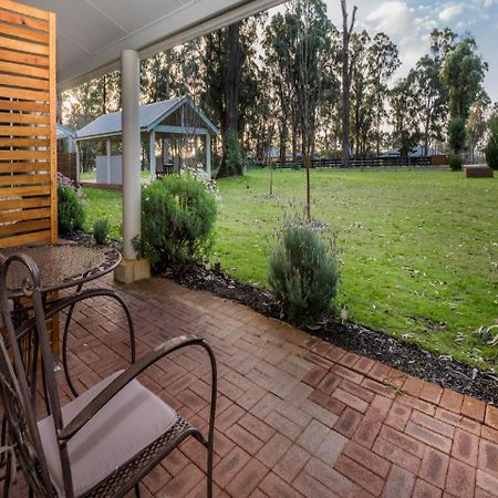 Inn The Tuarts Guest Lodge Busselton Accommodation - Adults Only מראה חיצוני תמונה