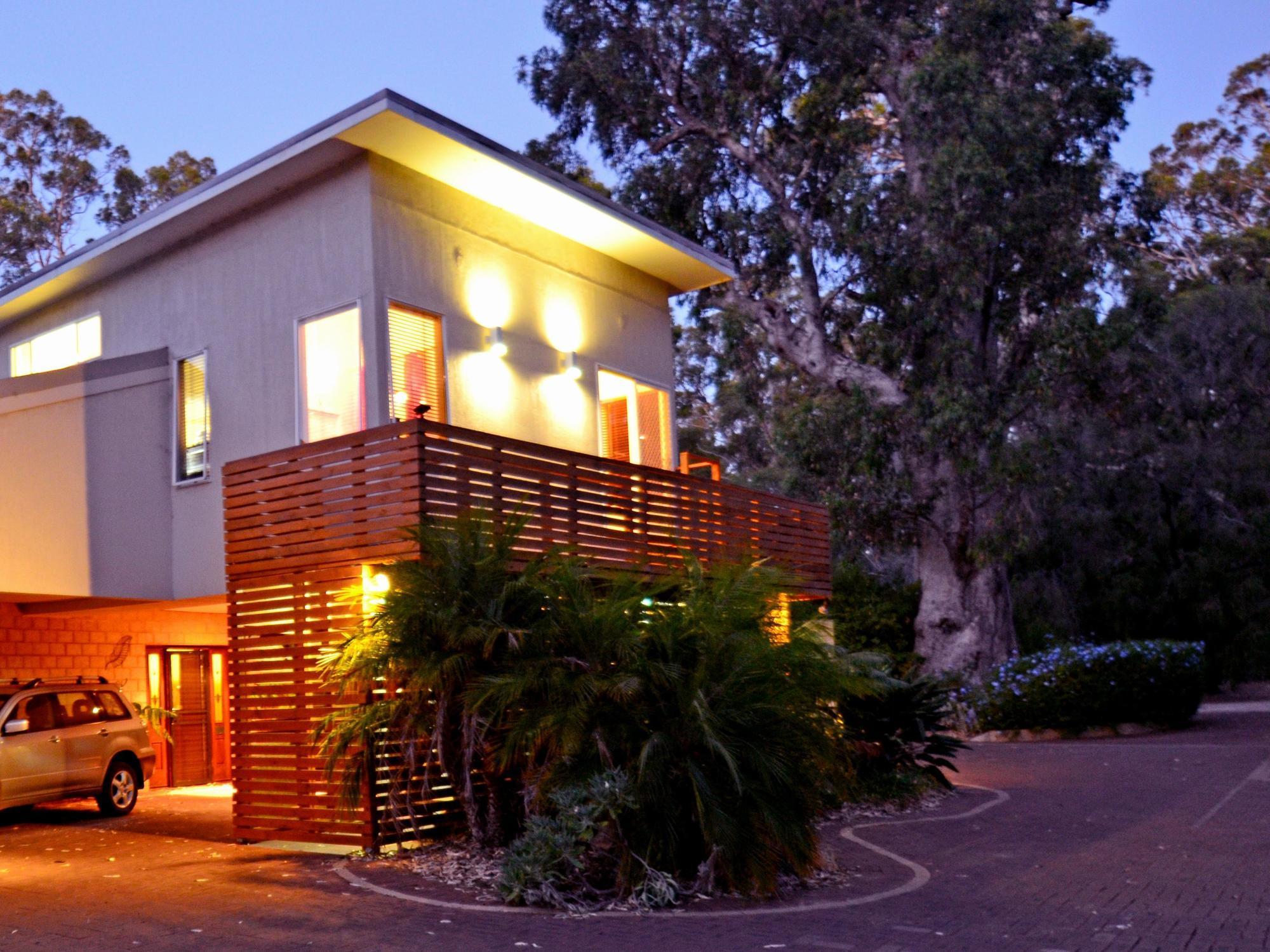 Inn The Tuarts Guest Lodge Busselton Accommodation - Adults Only מראה חיצוני תמונה