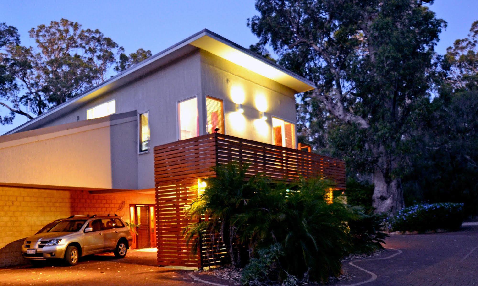 Inn The Tuarts Guest Lodge Busselton Accommodation - Adults Only מראה חיצוני תמונה