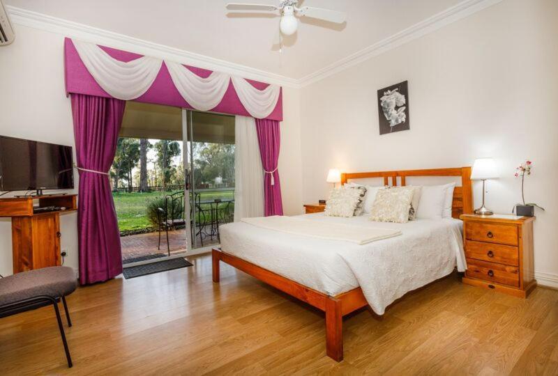 Inn The Tuarts Guest Lodge Busselton Accommodation - Adults Only מראה חיצוני תמונה