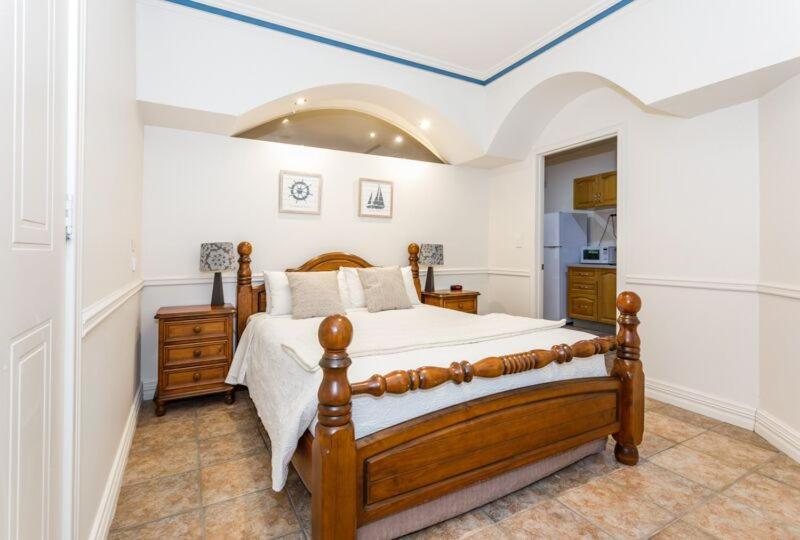 Inn The Tuarts Guest Lodge Busselton Accommodation - Adults Only מראה חיצוני תמונה