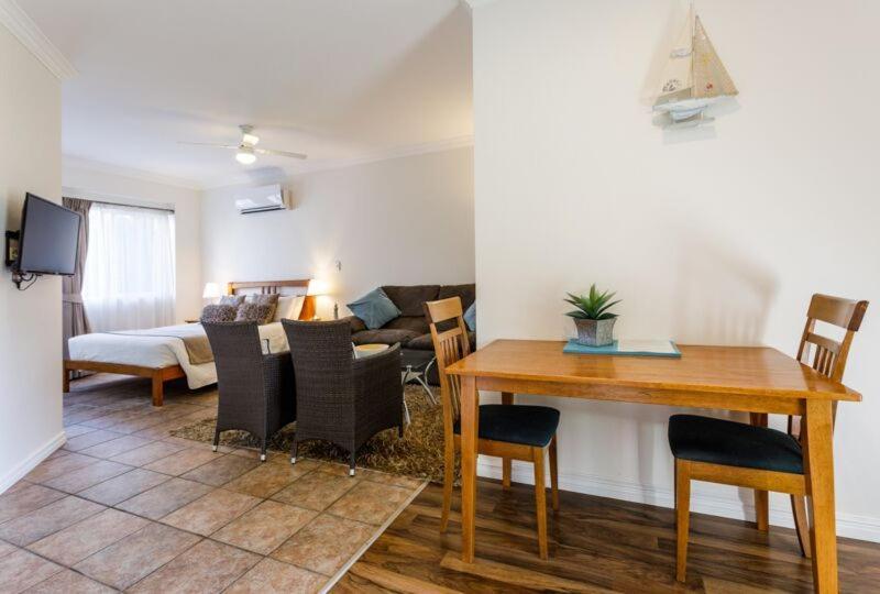 Inn The Tuarts Guest Lodge Busselton Accommodation - Adults Only מראה חיצוני תמונה