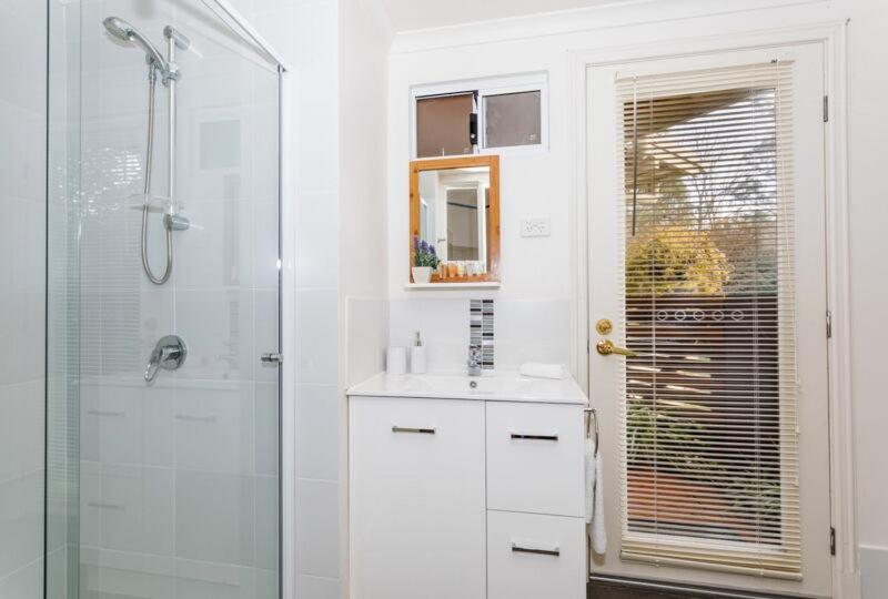 Inn The Tuarts Guest Lodge Busselton Accommodation - Adults Only מראה חיצוני תמונה