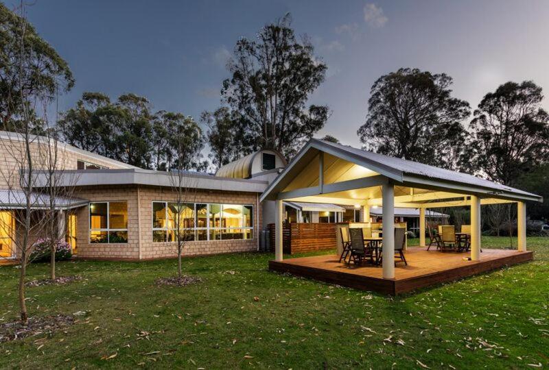 Inn The Tuarts Guest Lodge Busselton Accommodation - Adults Only מראה חיצוני תמונה