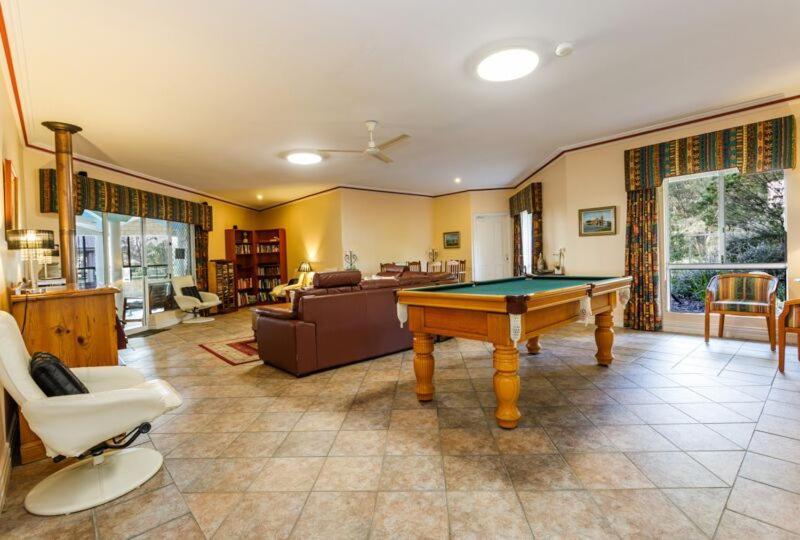Inn The Tuarts Guest Lodge Busselton Accommodation - Adults Only מראה חיצוני תמונה