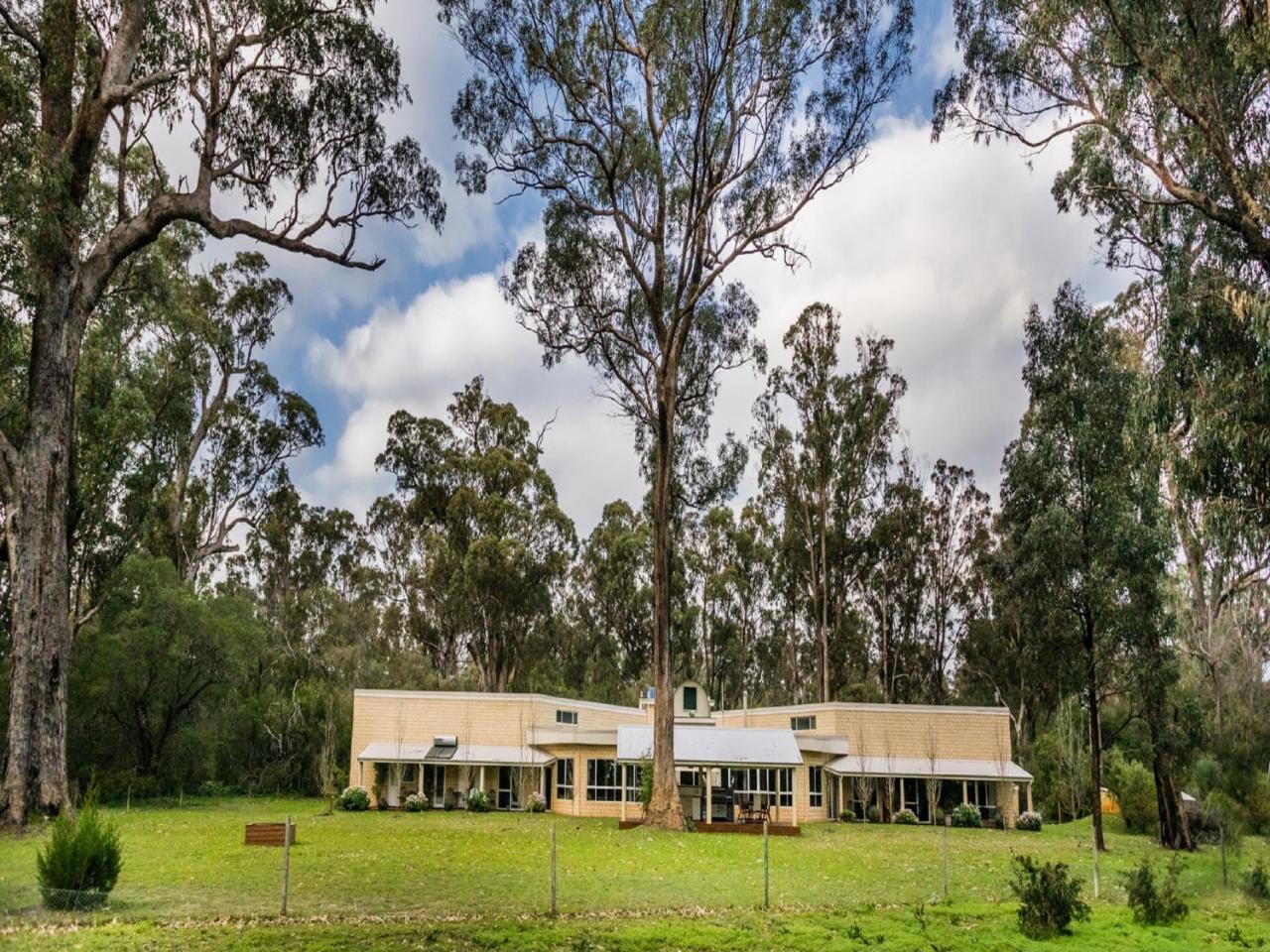 Inn The Tuarts Guest Lodge Busselton Accommodation - Adults Only מראה חיצוני תמונה