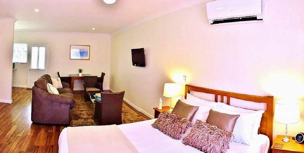 Inn The Tuarts Guest Lodge Busselton Accommodation - Adults Only מראה חיצוני תמונה